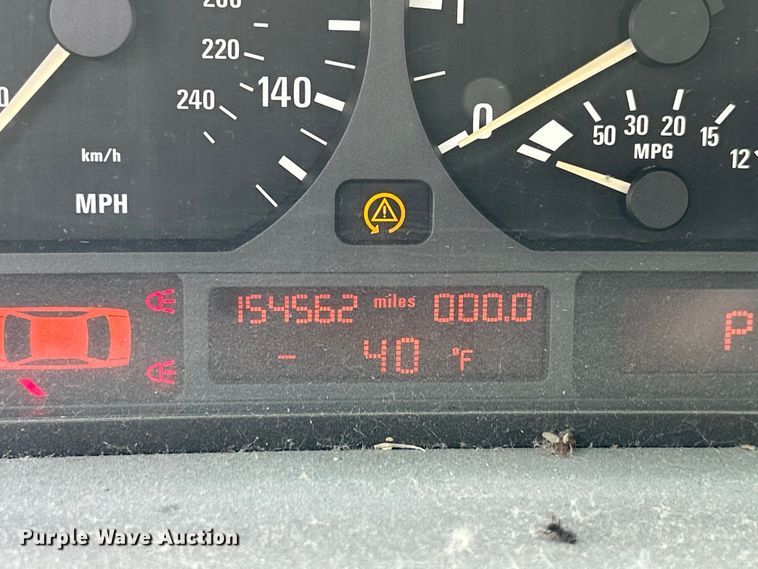 image for item NM9838 2000 BMW 323i 