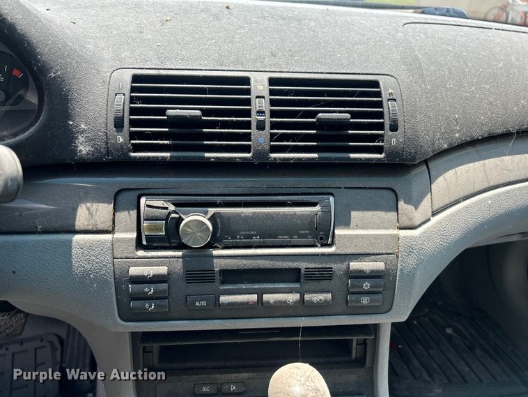 image for item NM9838 2000 BMW 323i 