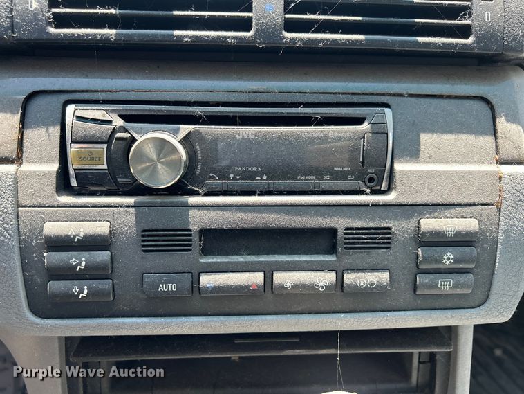 image for item NM9838 2000 BMW 323i 