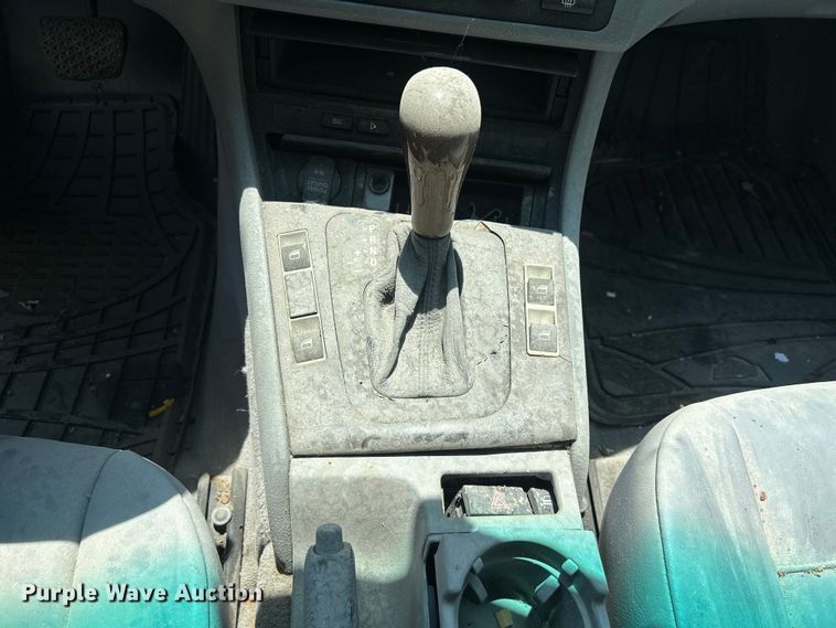 image for item NM9838 2000 BMW 323i 