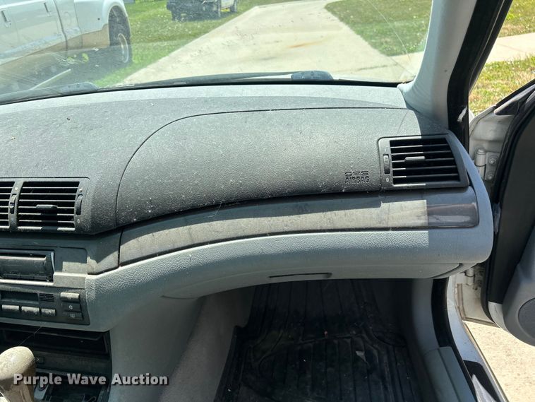 image for item NM9838 2000 BMW 323i 