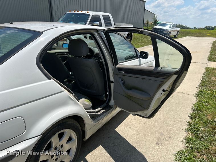 image for item NM9838 2000 BMW 323i 