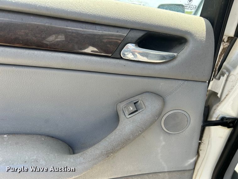 image for item NM9838 2000 BMW 323i 