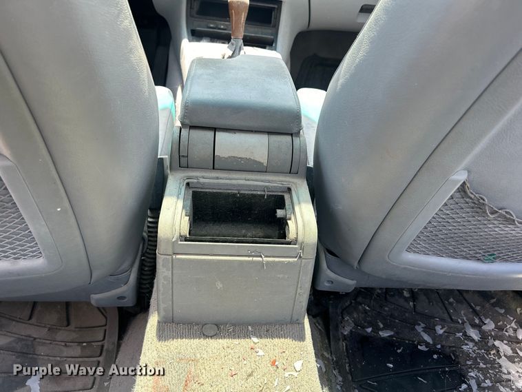 image for item NM9838 2000 BMW 323i 