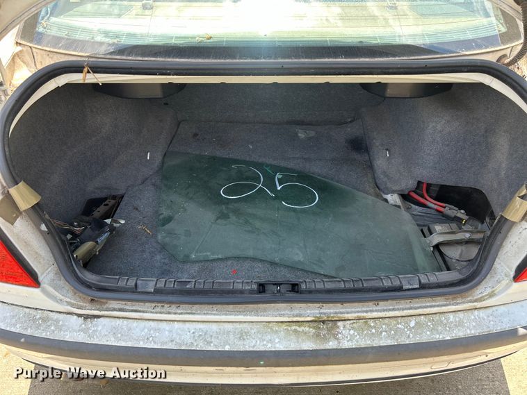 image for item NM9838 2000 BMW 323i 
