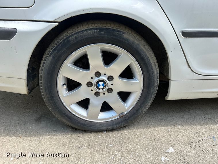 image for item NM9838 2000 BMW 323i 