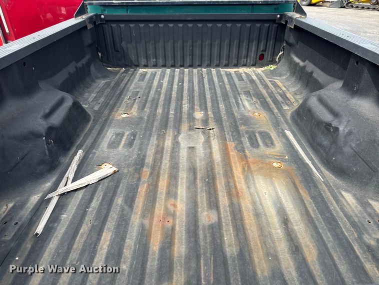 image for item OE9611 2005 Ford F250 Super Duty Ext. Cab pickup truck