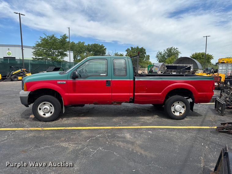 image for item OE9611 2005 Ford F250 Super Duty Ext. Cab pickup truck