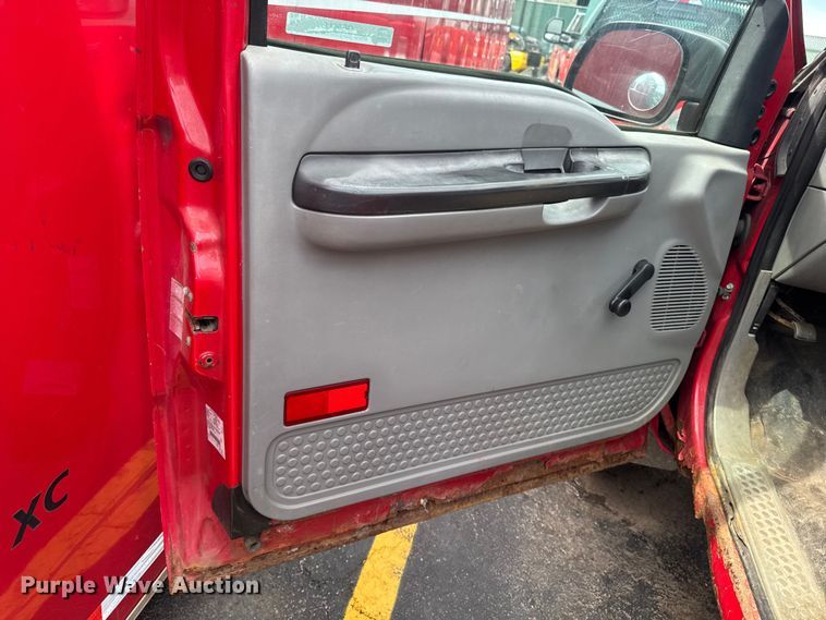 image for item OE9611 2005 Ford F250 Super Duty Ext. Cab pickup truck