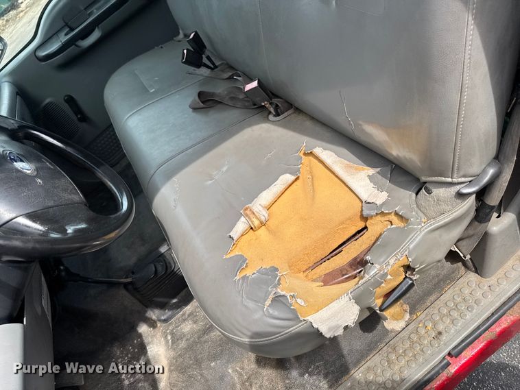 image for item OE9611 2005 Ford F250 Super Duty Ext. Cab pickup truck