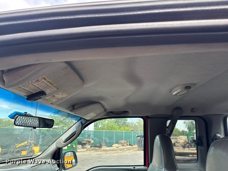 image for item OE9611 2005 Ford F250 Super Duty Ext. Cab pickup truck