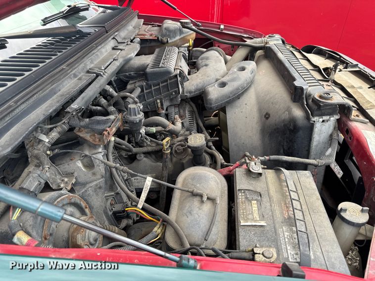 image for item OE9611 2005 Ford F250 Super Duty Ext. Cab pickup truck