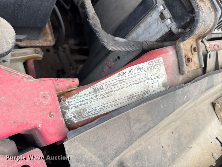 image for item OE9611 2005 Ford F250 Super Duty Ext. Cab pickup truck