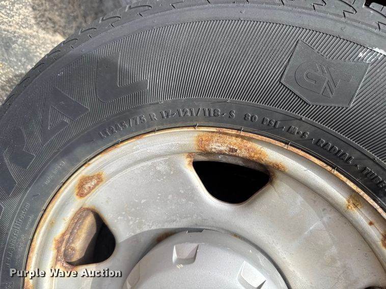 image for item OE9611 2005 Ford F250 Super Duty Ext. Cab pickup truck
