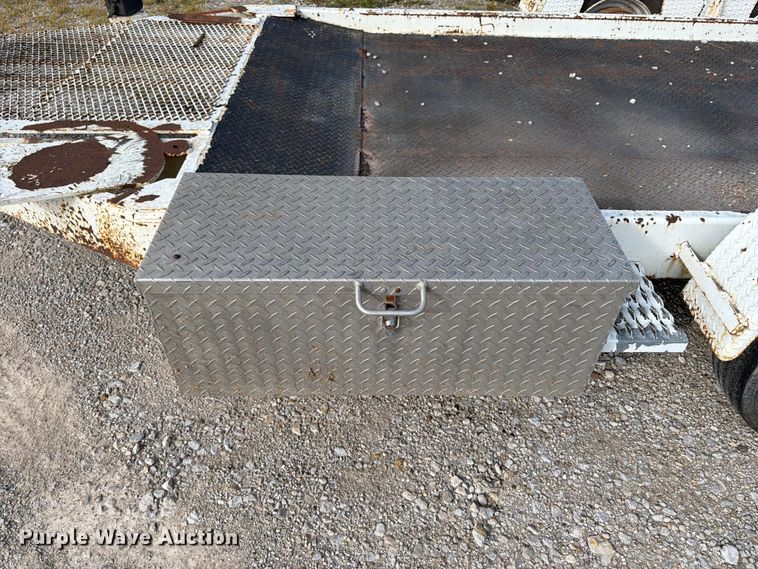 image for item OE9702 1999 Aerolift equipment trailer