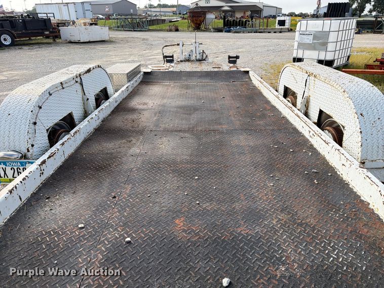 image for item OE9702 1999 Aerolift equipment trailer