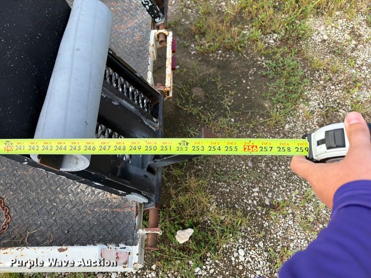 image for item OE9702 1999 Aerolift equipment trailer