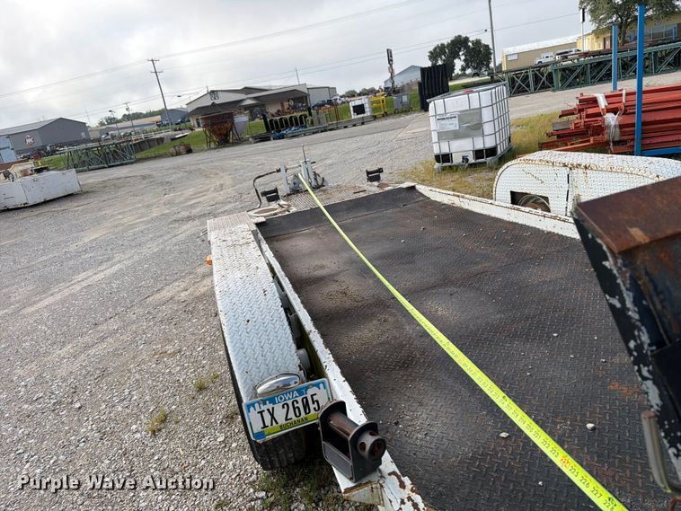 image for item OE9702 1999 Aerolift equipment trailer