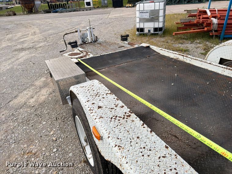 image for item OE9702 1999 Aerolift equipment trailer