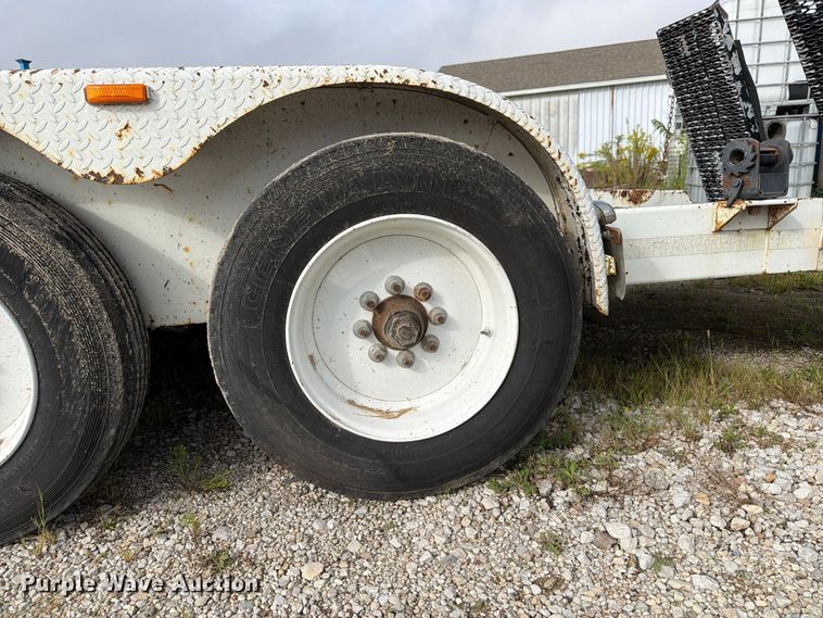 image for item OE9702 1999 Aerolift equipment trailer