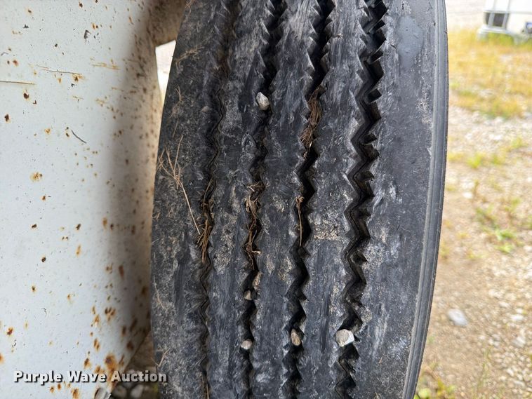 image for item OE9702 1999 Aerolift equipment trailer