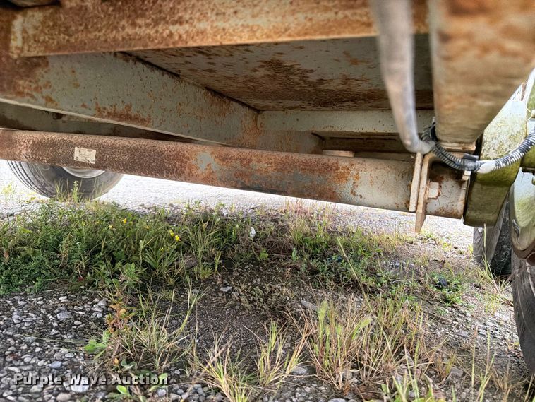 image for item OE9702 1999 Aerolift equipment trailer