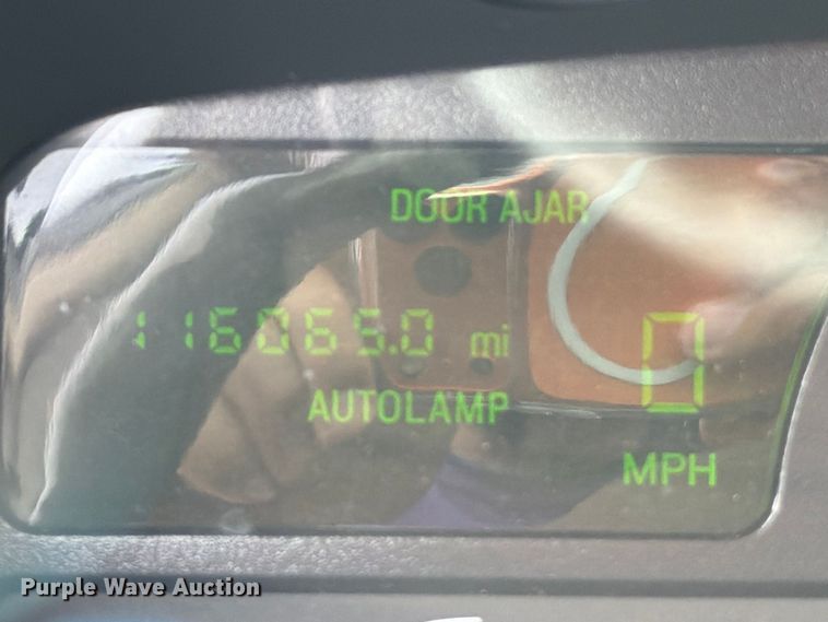 image for item OE9704 2003 Lincoln Town Car limousine