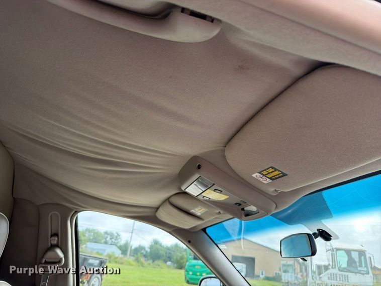 image for item OE9704 2003 Lincoln Town Car limousine