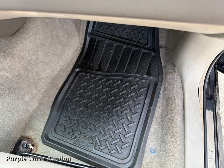 image for item OE9704 2003 Lincoln Town Car limousine