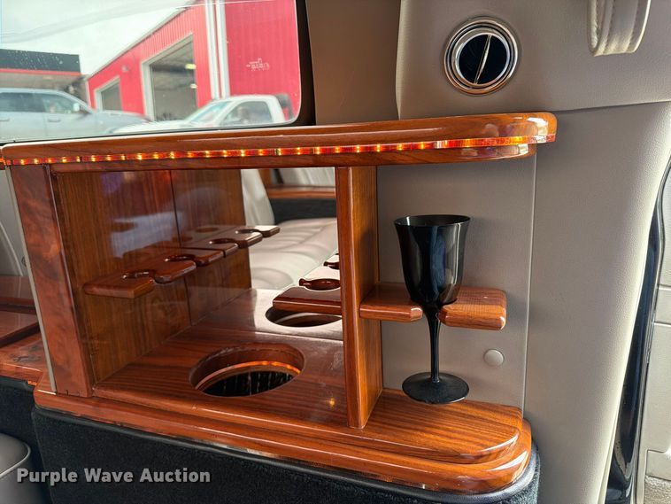 image for item OE9704 2003 Lincoln Town Car limousine