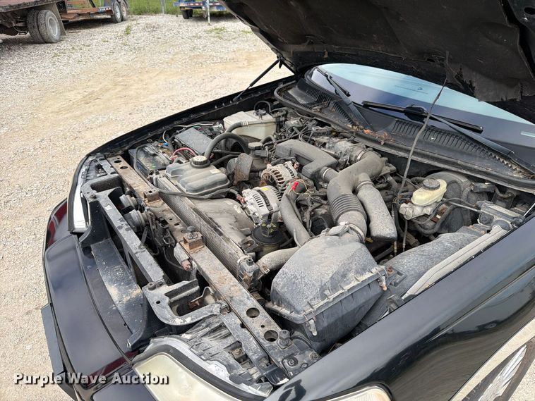 image for item OE9704 2003 Lincoln Town Car limousine