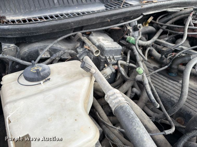 image for item OE9704 2003 Lincoln Town Car limousine