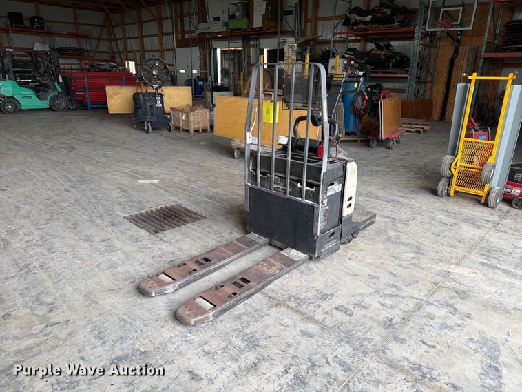 Crown PE400-80 pallet jack