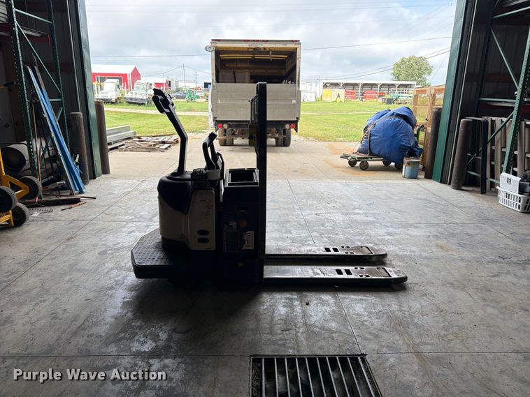 image for item OE9705 Crown PE400-80 pallet jack