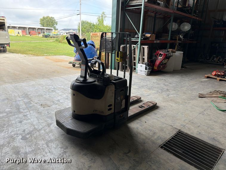 image for item OE9705 Crown PE400-80 pallet jack