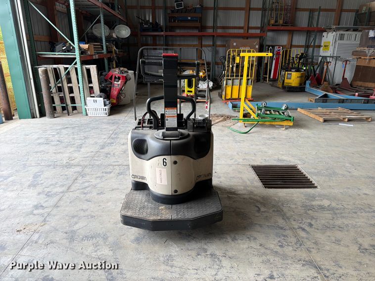 image for item OE9705 Crown PE400-80 pallet jack