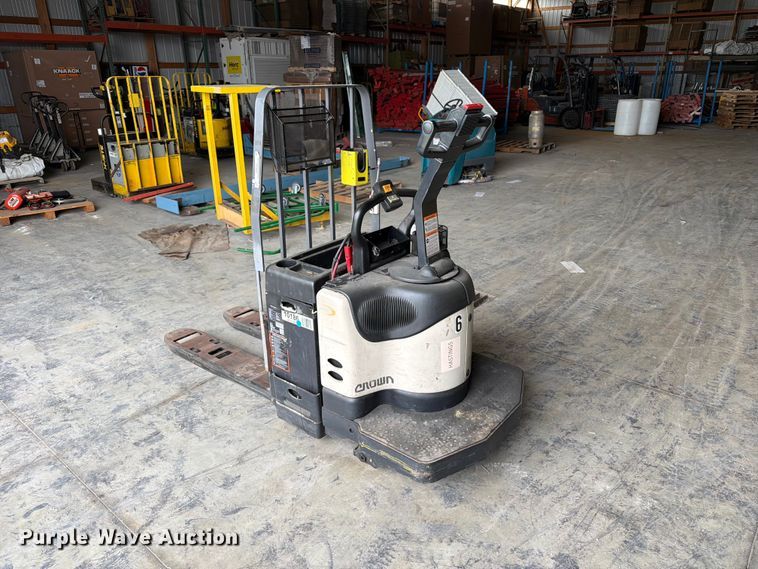 image for item OE9705 Crown PE400-80 pallet jack