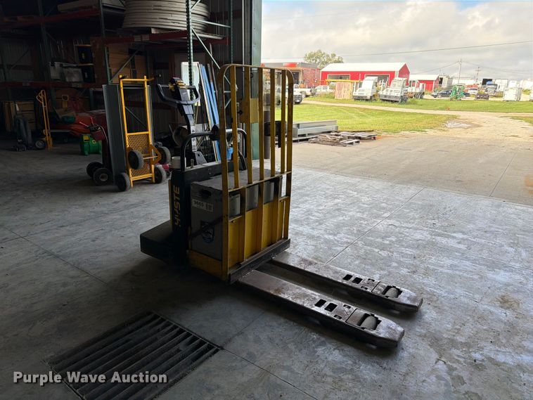 image for item OE9706 Hyster B60XT pallet jack
