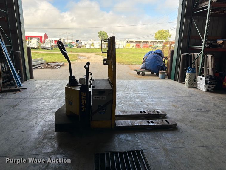 image for item OE9706 Hyster B60XT pallet jack