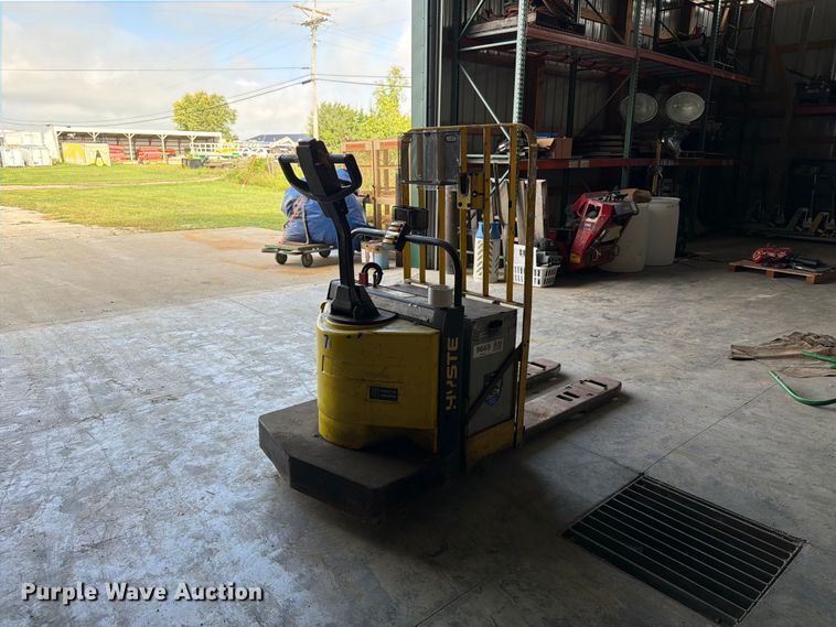 image for item OE9706 Hyster B60XT pallet jack