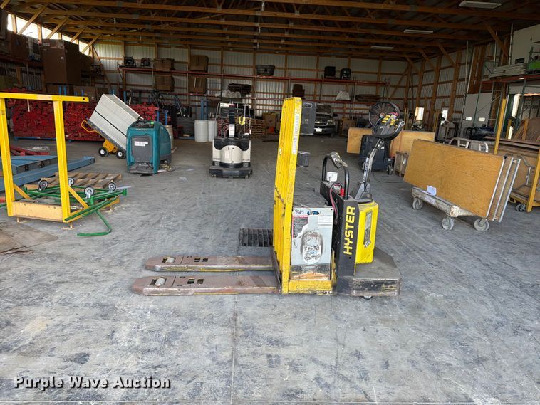 image for item OE9706 Hyster B60XT pallet jack