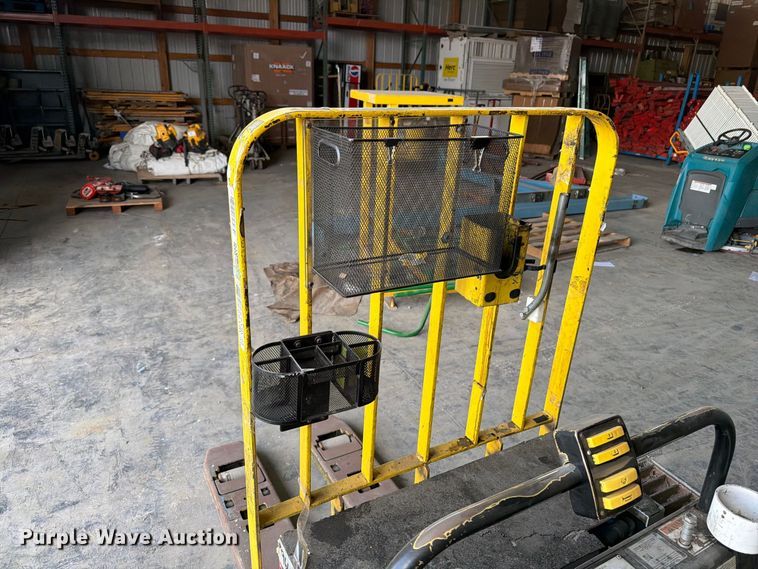 image for item OE9706 Hyster B60XT pallet jack