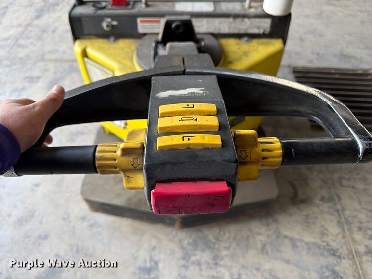 image for item OE9706 Hyster B60XT pallet jack