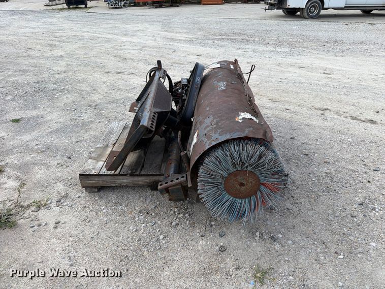 image for item OE9710 Ingersoll Rand skid steer broom