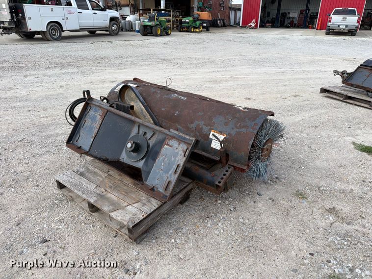 image for item OE9710 Ingersoll Rand skid steer broom