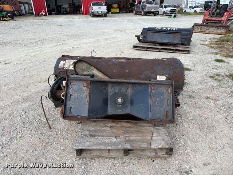 image for item OE9710 Ingersoll Rand skid steer broom