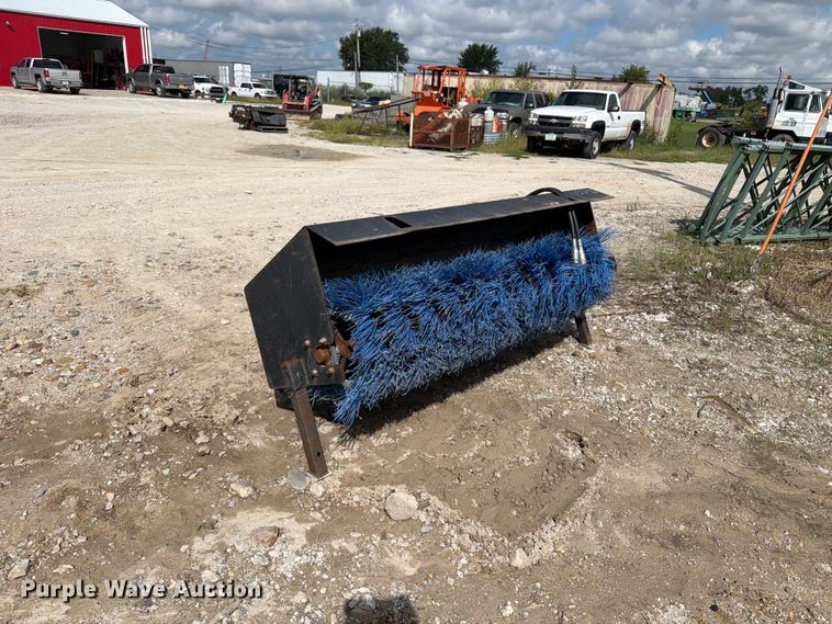image for item OE9711 skid steer broom