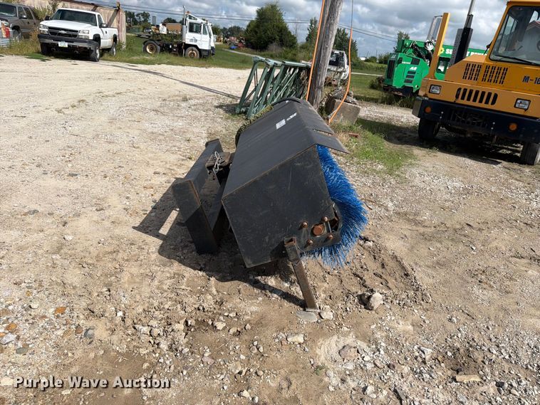 image for item OE9711 skid steer broom