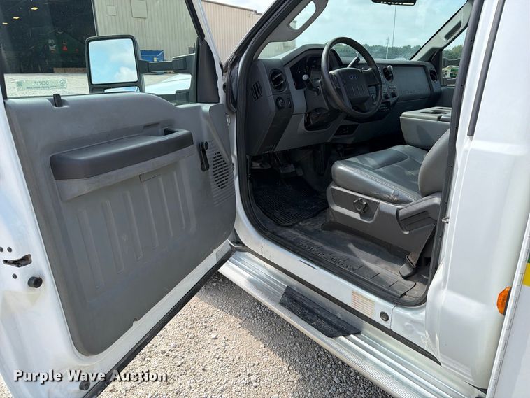 image for item OE9717 2011 Ford F350 Super Duty XL utility bed pickup truck