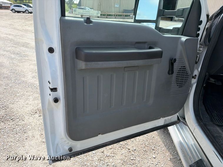 image for item OE9717 2011 Ford F350 Super Duty XL utility bed pickup truck